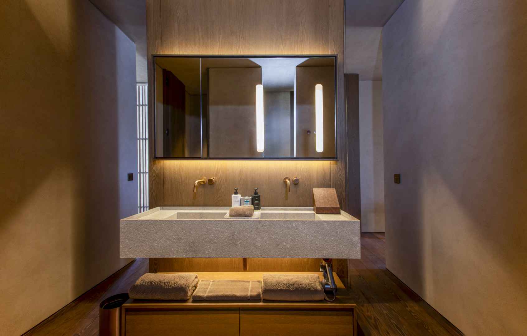 Lujo Presidential Villa