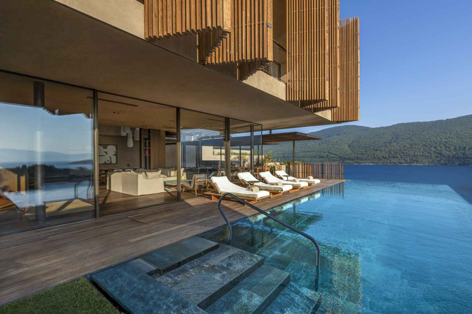 Lujo Presidential Villa