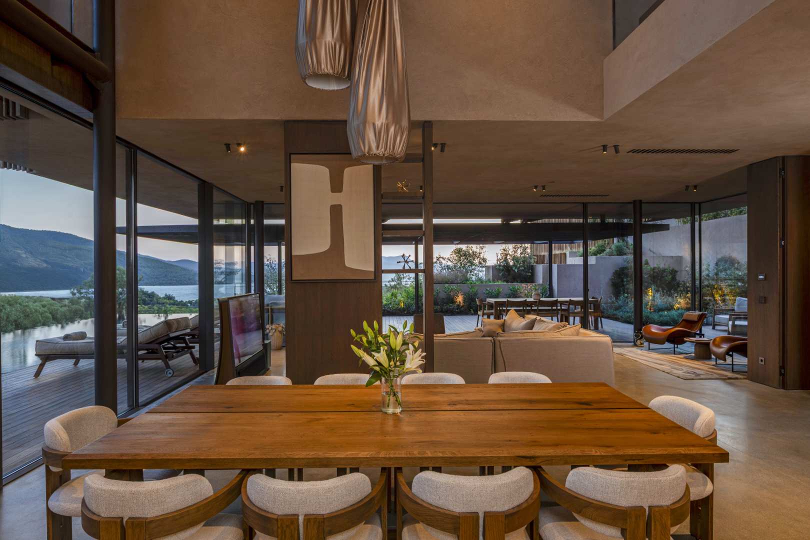 Lujo Presidential Villa